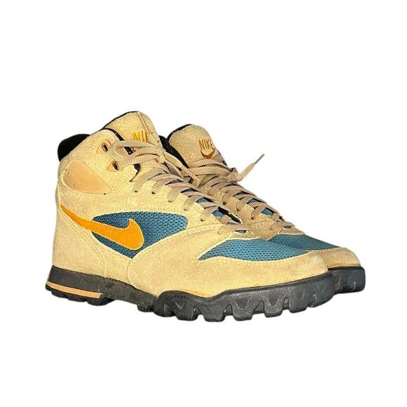 ***SOLD*** Nike Caldera Hiking Shoes Womens Size 7.5 Brown Retro - Picture 3 of 6